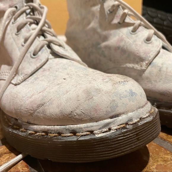 Dr.Martens Painted White Floral Delaney ankle boot - Picture 5 of 8